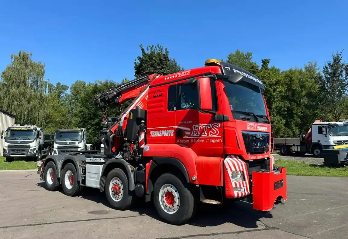 Mercedes-Benz Arocs Kipper mit Greiferkran